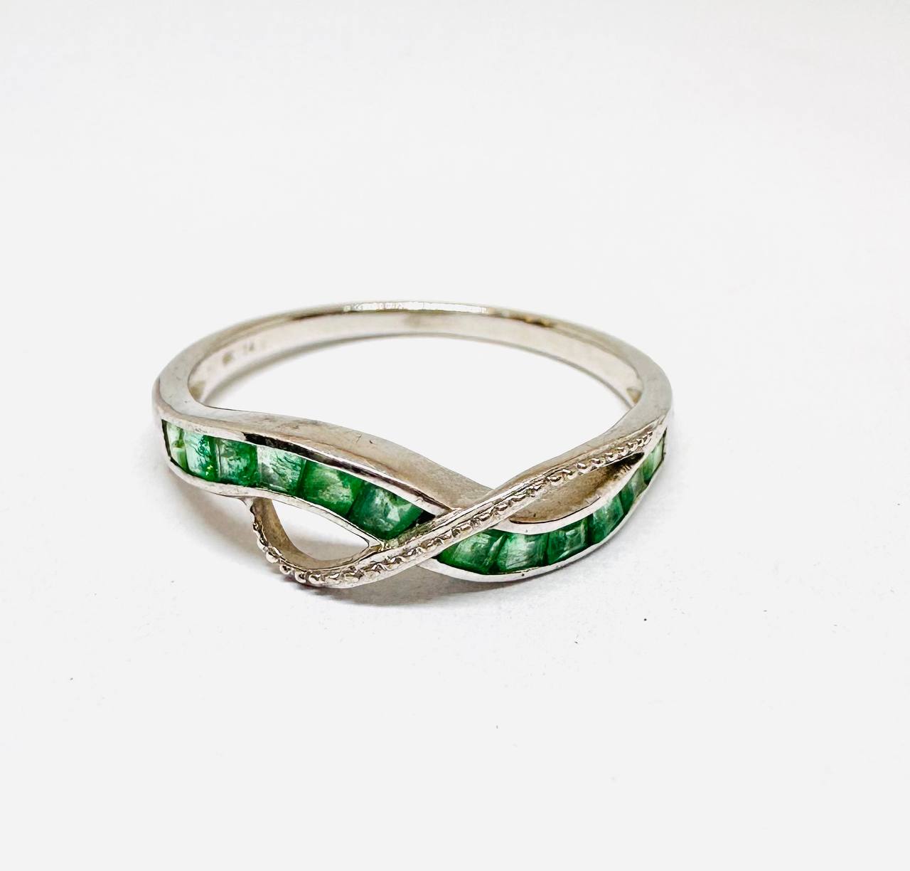 9K Gold Natural Emerald Ring — Handcrafted