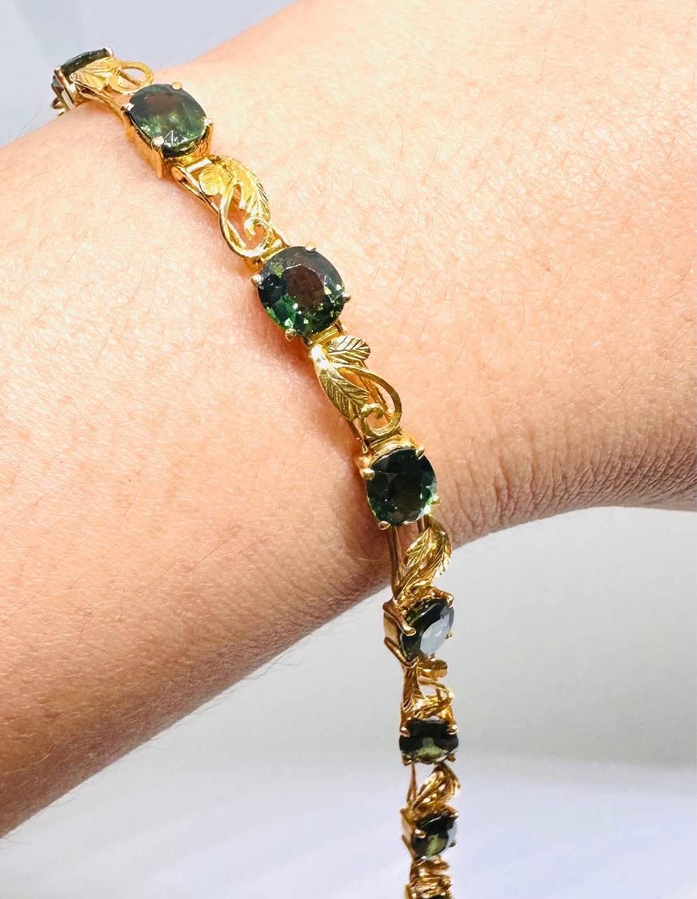 90% Gold (22K) Natural Green Stone Bracelet — Handcrafted 5