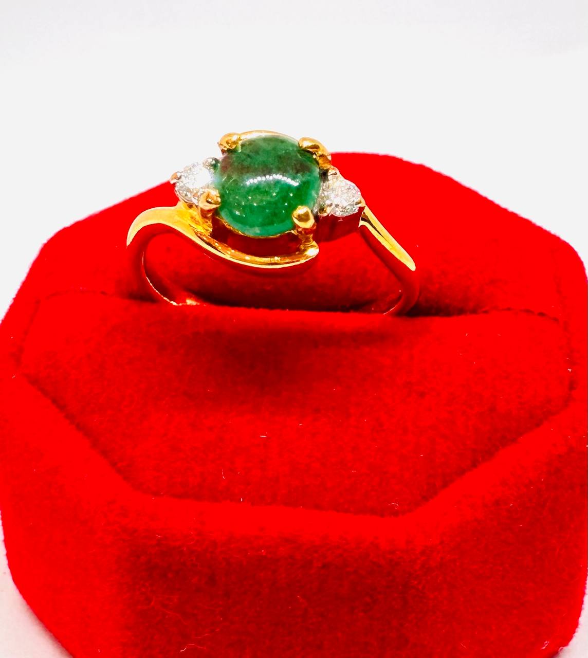 90% Gold (22K) Natural Emerald Ring with Natural Diamonds — Handcrafted 2