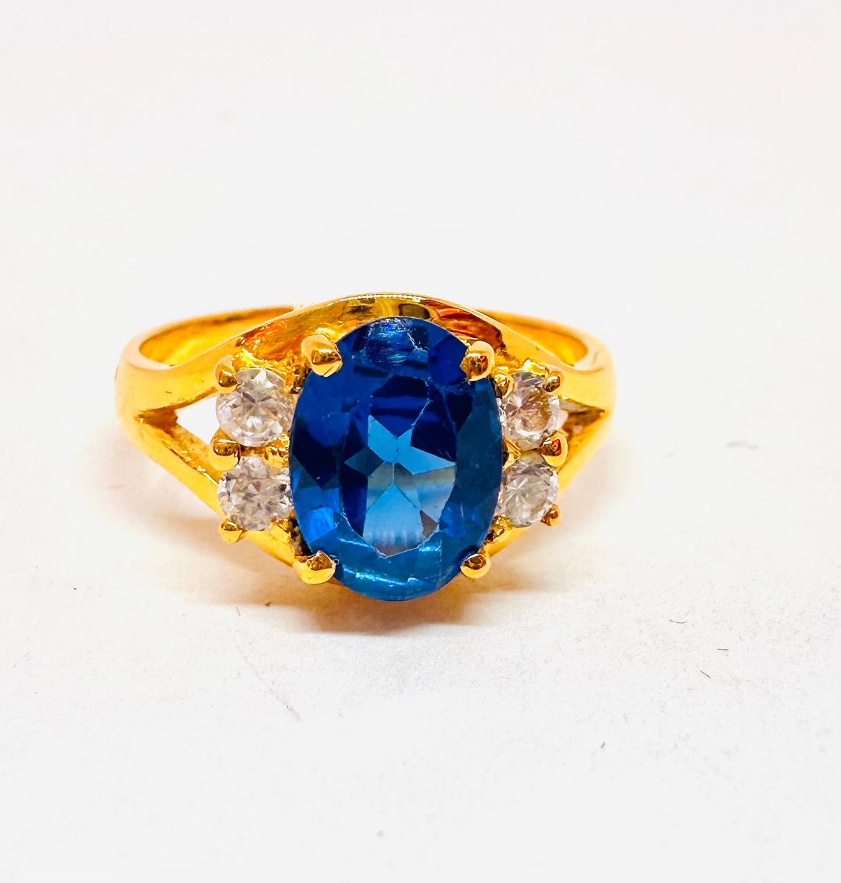 80% Gold Natural Sapphire Ring — Handcrafted