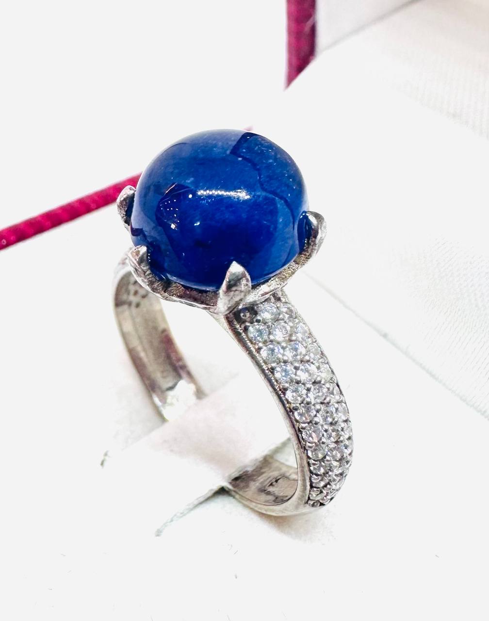 925 plata de ley, chapado en oro blanco zafiro natural cabujón anillo con Swiss diamantes 2