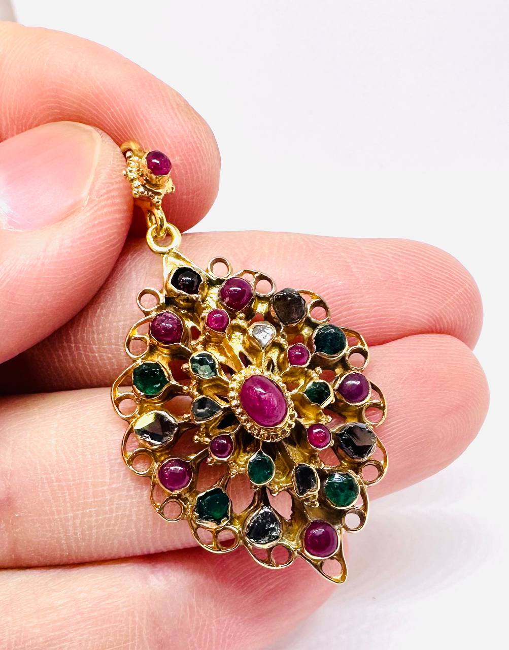 90% Gold (22K) Natural Ruby Pendant — Handcrafted 2