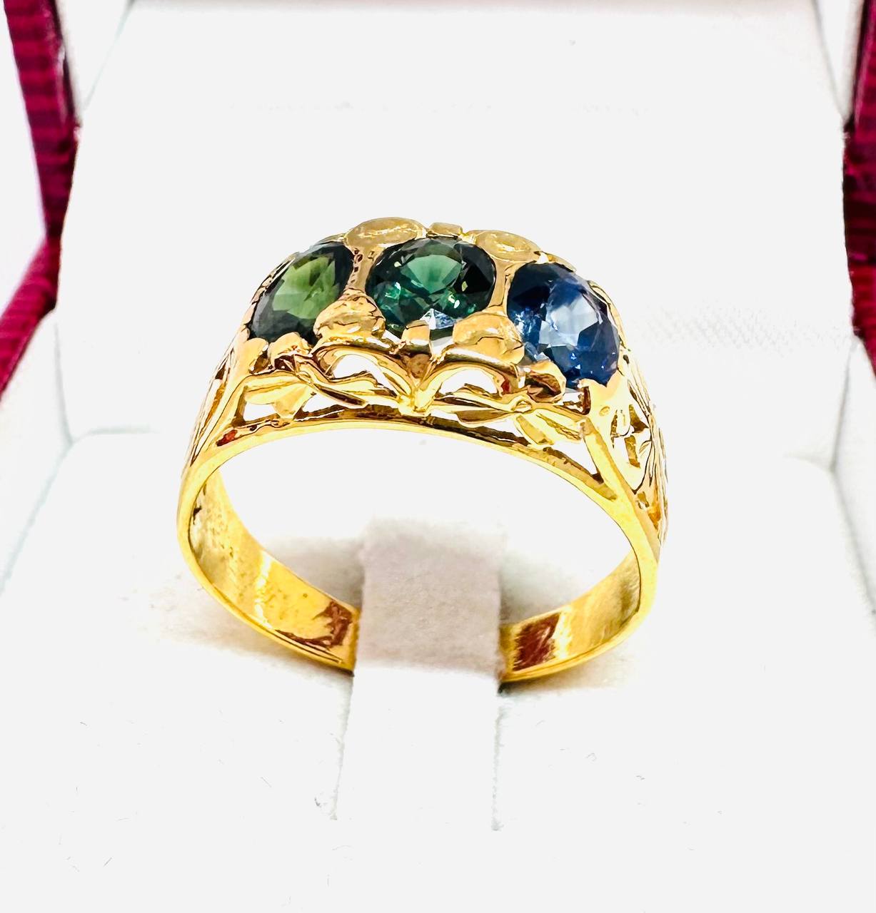 90% Gold (22K) Natural Sapphire Ring — Handcrafted 3