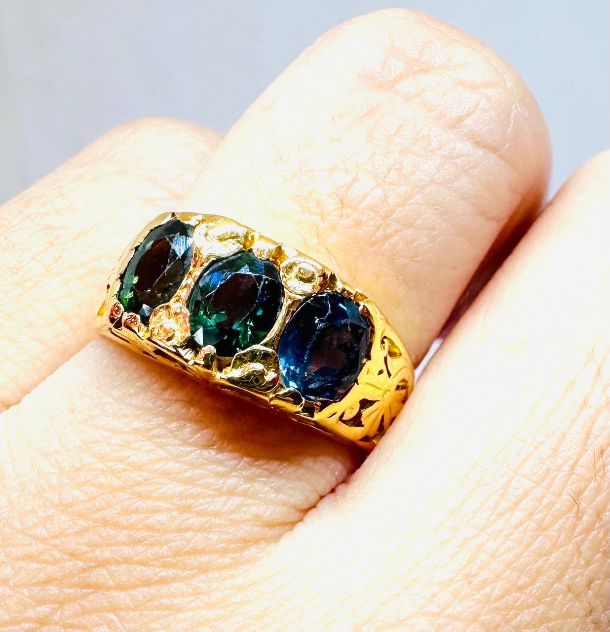 90% Gold (22K) Natural Sapphire Ring — Handcrafted 5