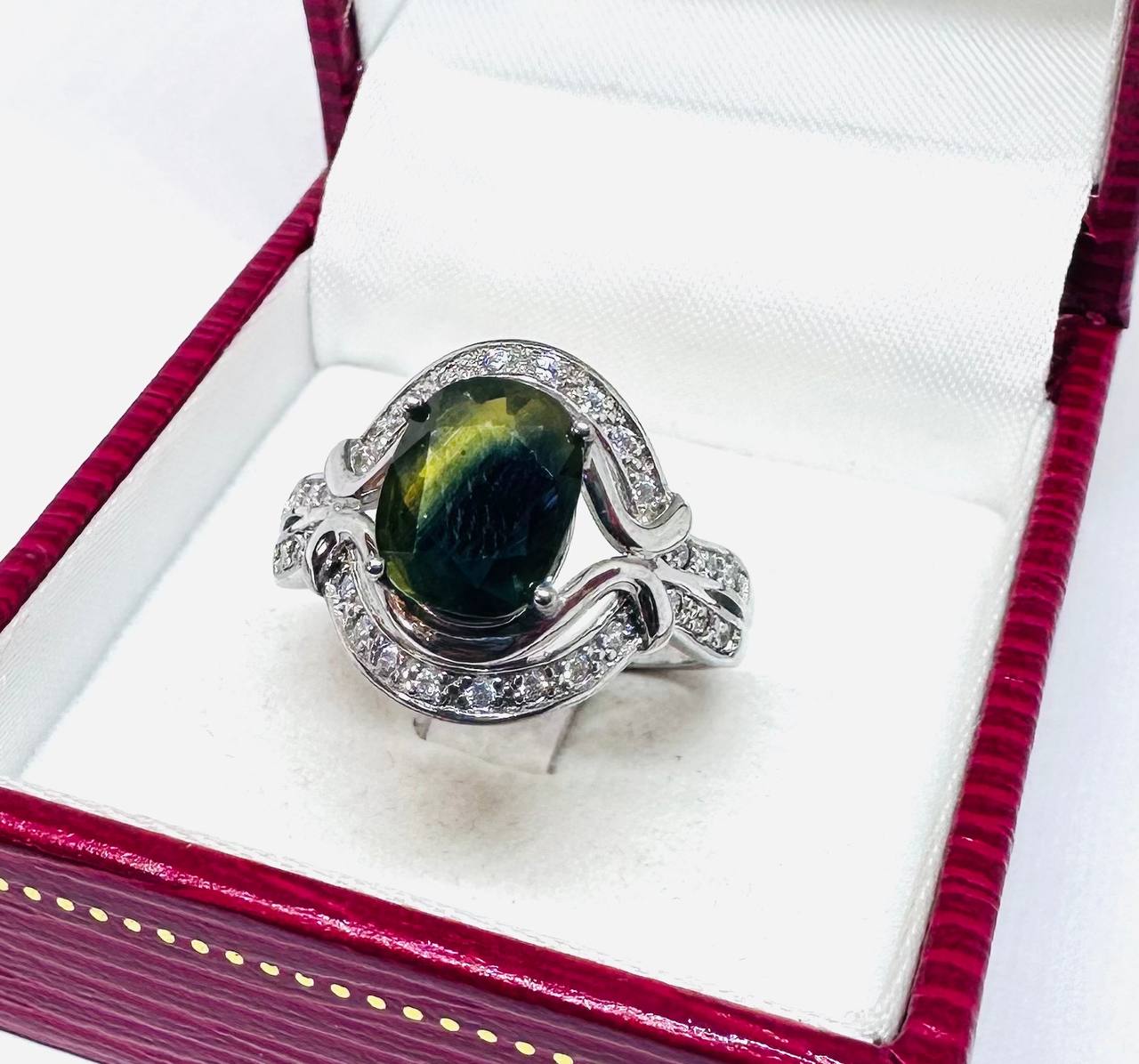 925 plata de ley, chapado en oro blanco Natural Green Stone anillo con Swiss diamantes 2