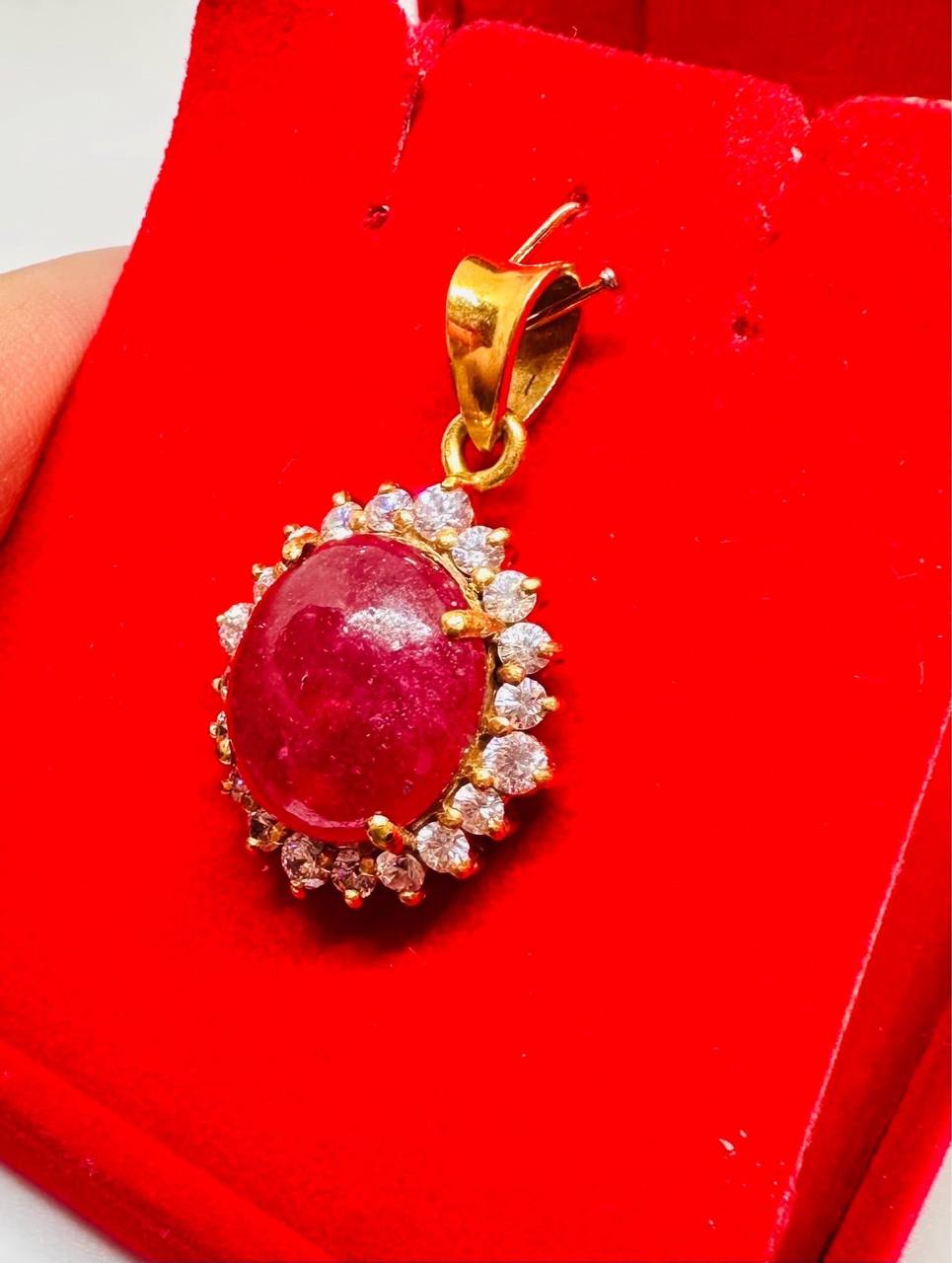 90% Gold (22K) Natural Ruby Pendant — Handcrafted 3